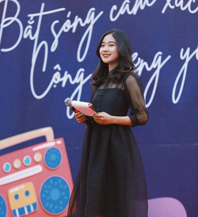 “Thiên thần đồng phục” trường Lê Quý Đôn khoe ảnh áo dài đẹp trong trẻo - 3 “Thiên thần đồng phục” trường Lê Quý Đôn khoe ảnh áo dài đẹp trong trẻo - 3
