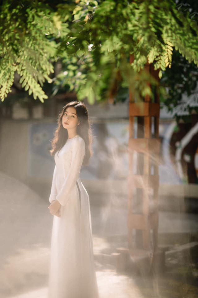 “Thiên thần đồng phục” trường Lê Quý Đôn khoe ảnh áo dài đẹp trong trẻo - 9 “Thiên thần đồng phục” trường Lê Quý Đôn khoe ảnh áo dài đẹp trong trẻo - 9