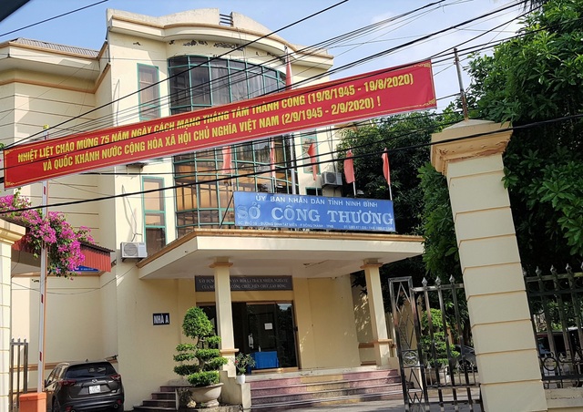 Chuyện thật như đùa: 17 lãnh đạo sở, ngành Ninh Bình phải thi lại công chức - 4 Chuyện thật như đùa: 17 lãnh đạo sở, ngành Ninh Bình phải thi lại công chức - 4