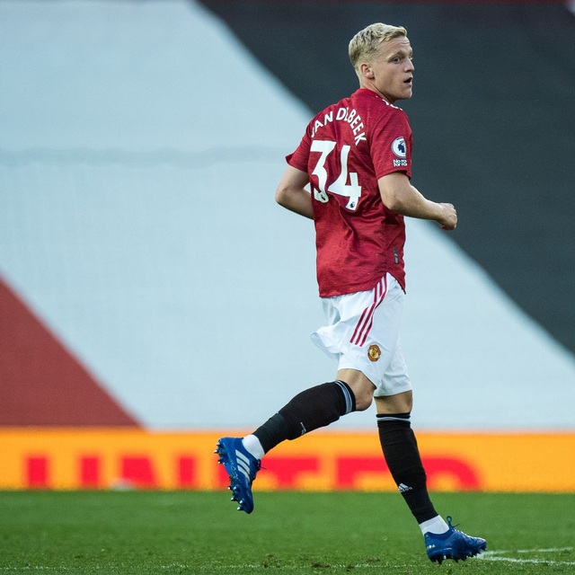 Van de Beek lộ ảnh hẹn hò tình tứ với bạn gái xinh đẹp - 4 Van de Beek lộ ảnh hẹn hò tình tứ với bạn gái xinh đẹp - 4