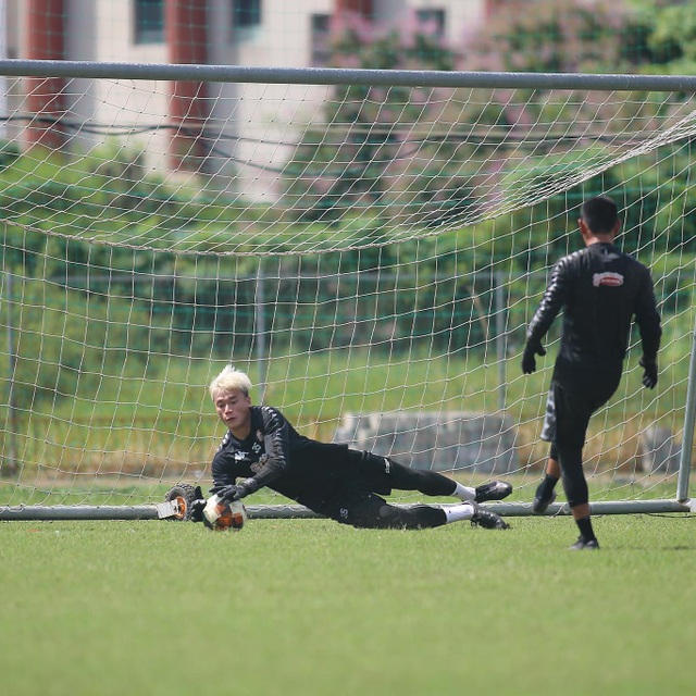 Công Phượng sẵn sàng cho ngày tái chinh phục V-League - 10 Công Phượng sẵn sàng cho ngày tái chinh phục V-League - 10