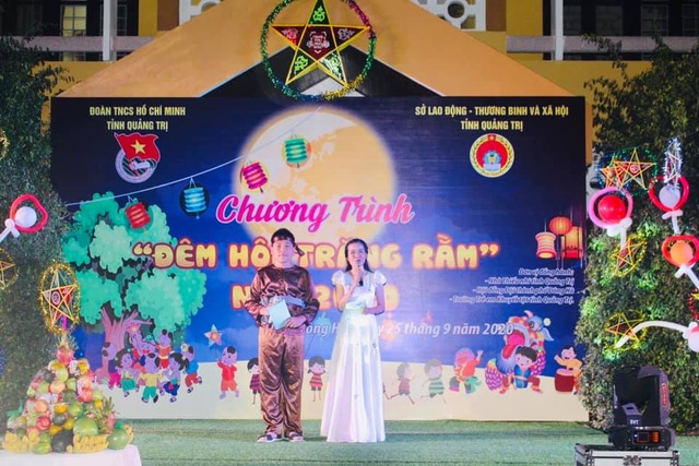 Tết Trung thu đến sớm với trẻ em khuyết tật Quảng Trị - 4 Tết Trung thu đến sớm với trẻ em khuyết tật Quảng Trị - 4
