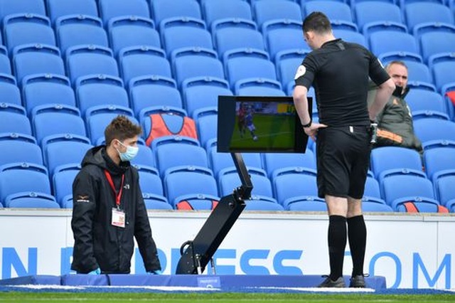 Brighton 2-3 Man Utd: Chiến thắng kịch tính - 9 Brighton 2-3 Man Utd: Chiến thắng kịch tính - 9