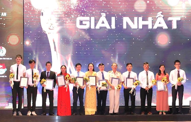 Trao giải Khởi nghiệp tiêu biểu tỉnh Nghệ An năm 2020 cho 10 dự án xuất sắc.