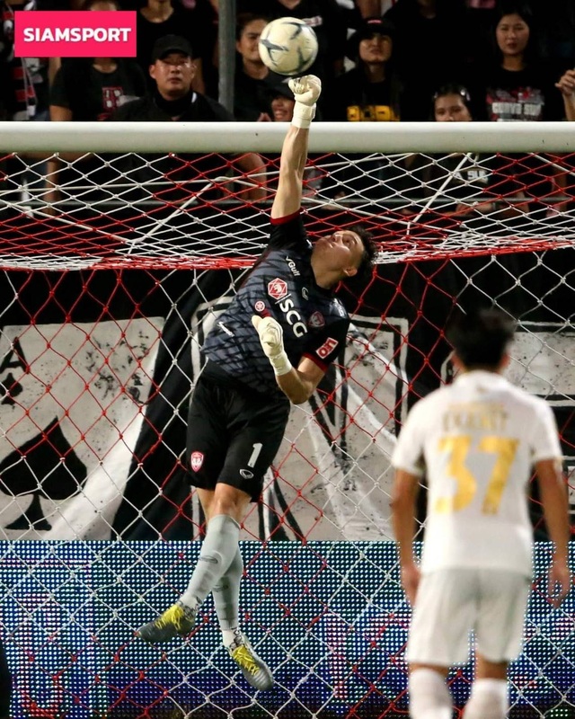 Đặng Văn Lâm lại chơi hay, giúp Muangthong chiến thắng tại Thai-League - 2 Đặng Văn Lâm lại chơi hay, giúp Muangthong chiến thắng tại Thai-League - 2