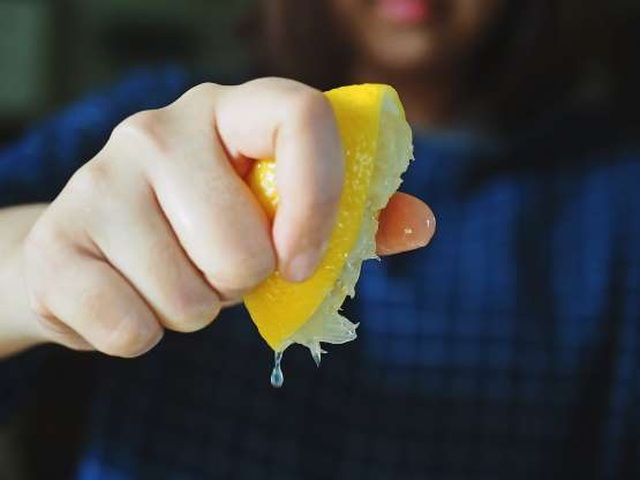 Những tác hại khi uống quá nhiều nước chanh - 1 Những tác hại khi uống quá nhiều nước chanh - 1