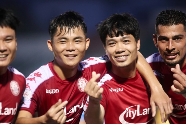 VIDEO: Công Phượng solo ghi bàn đẳng cấp ở vòng 12 V-League