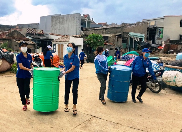 Thanh niên Bình Định tình nguyện vì môi trường biển sạch - 5 Thanh niên Bình Định tình nguyện vì môi trường biển sạch - 5