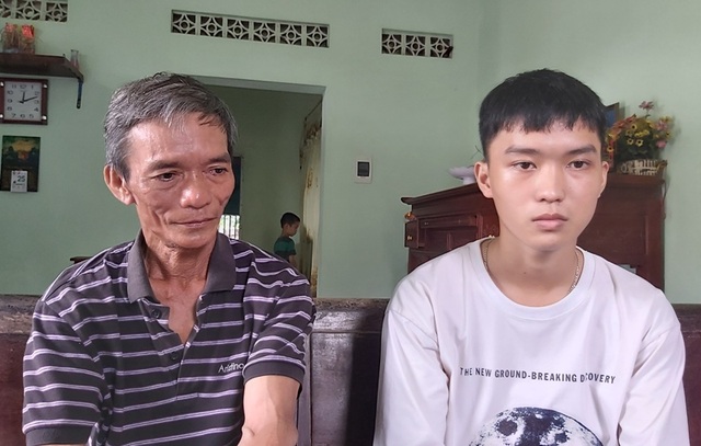 Thương nam sinh nghèo mồ côi mẹ ước mơ vào ngành Y - 2 Thương nam sinh nghèo mồ côi mẹ ước mơ vào ngành Y - 2