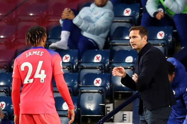 Thiago Silva mắc sai lầm chết người, hàng thủ Chelsea tệ chưa từng thấy - 2 Thiago Silva mắc sai lầm chết người, hàng thủ Chelsea tệ chưa từng thấy - 2
