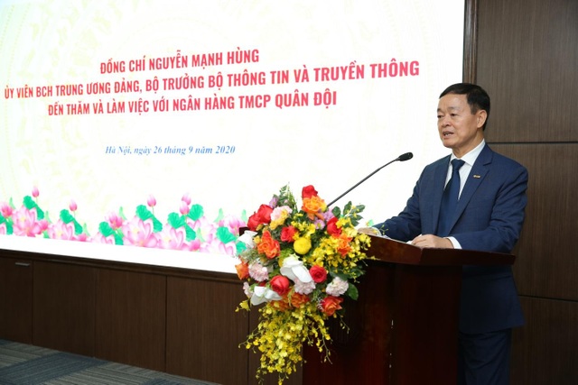 Bộ trưởng Thông tin và Truyền thông: “MB có lợi thế tiên phong về chuyển đổi số” - 2 Bộ trưởng Thông tin và Truyền thông: “MB có lợi thế tiên phong về chuyển đổi số” - 2