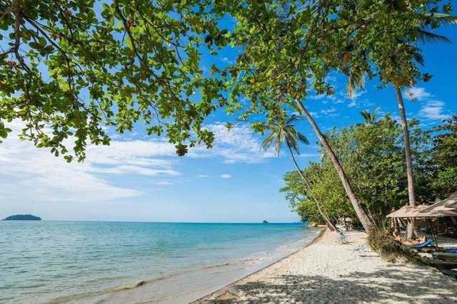 Lên mạng bêu xấu khu nghỉ dưỡng, du khách bị kiện và đối diện án tù - 2 Lên mạng bêu xấu khu nghỉ dưỡng, du khách bị kiện và đối diện án tù - 2