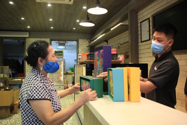 Vì sao người Hà Nội vẫn ưu ái bánh Trung thu truyền thống ? - 6 Vì sao người Hà Nội vẫn ưu ái bánh Trung thu truyền thống ? - 6