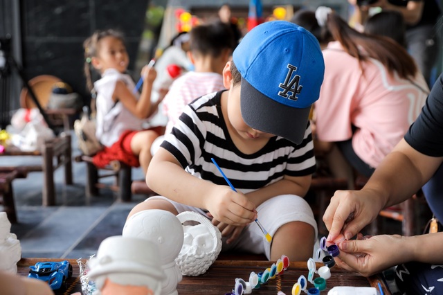 Cư dân nhí tưng bừng ‘Rước đèn lên trăng” trong đêm hội Trung thu của Sunshine Group - 7 Cư dân nhí tưng bừng ‘Rước đèn lên trăng” trong đêm hội Trung thu của Sunshine Group - 7