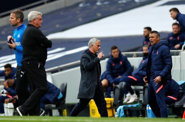 Tottenham chịu quả phạt đền oan nghiệt, Mourinho kêu trời - 2