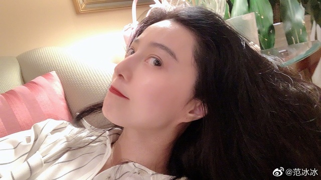 Nhan sắc tuổi 39 của nữ hoàng giải trí Phạm Băng Băng - 17 Nhan sắc tuổi 39 của nữ hoàng giải trí Phạm Băng Băng - 17