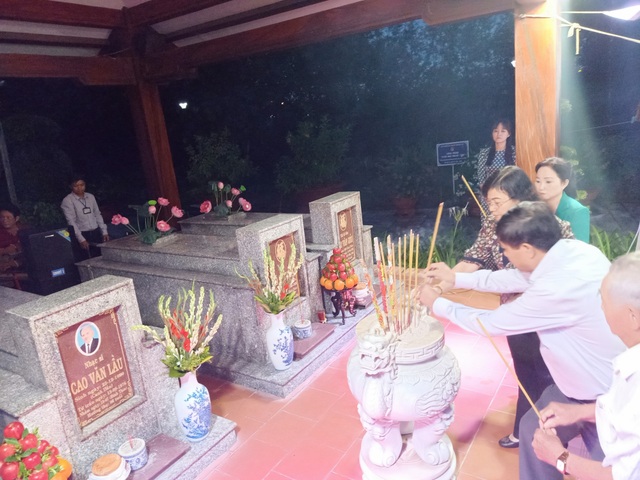 Bạc Liêu kỷ niệm 101 năm ra đời bản “Dạ cổ hoài lang” bất hủ - 11 Bạc Liêu kỷ niệm 101 năm ra đời bản “Dạ cổ hoài lang” bất hủ - 11