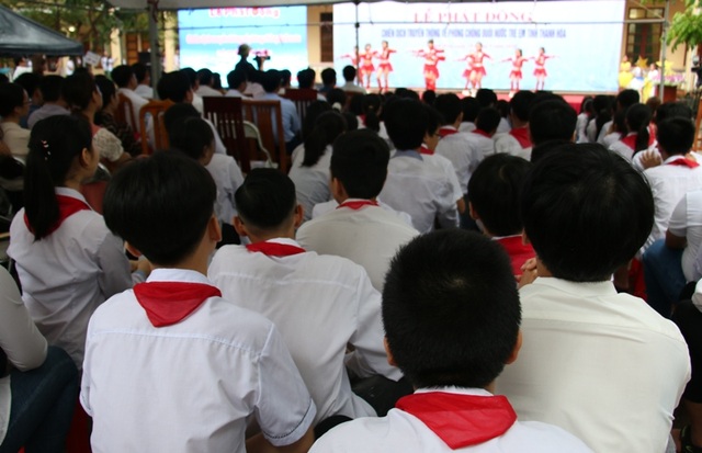 Trang bị các kỹ năng an toàn trong môi trường nước cho 4.000 trẻ em - 1 Trang bị các kỹ năng an toàn trong môi trường nước cho 4.000 trẻ em - 1