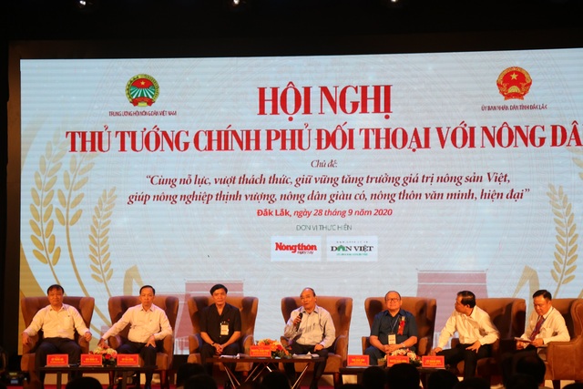 Thủ tướng đối thoại với nông dân để tháo gỡ khó khăn cho sản xuất - 1 Thủ tướng đối thoại với nông dân để tháo gỡ khó khăn cho sản xuất - 1
