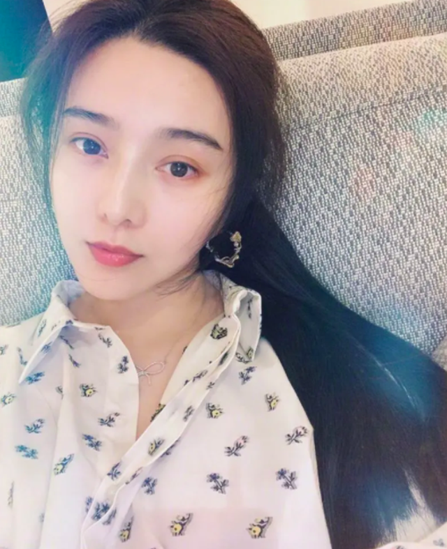 Nhan sắc tuổi 39 của nữ hoàng giải trí Phạm Băng Băng - 15 Nhan sắc tuổi 39 của nữ hoàng giải trí Phạm Băng Băng - 15