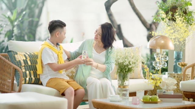 Vinamilk ra mắt sản phẩm “Sữa tươi chứa tổ yến” - 2 Vinamilk ra mắt sản phẩm “Sữa tươi chứa tổ yến” - 2