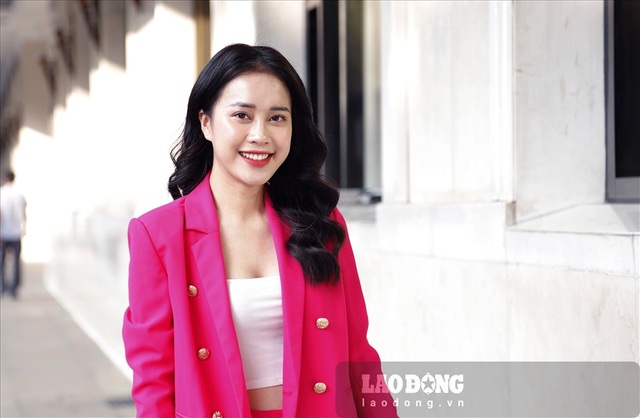 MC VTV nói gì khi bị nghi dùng chiêu trò gây chú ý tại Hoa hậu Việt Nam? - 1 MC VTV nói gì khi bị nghi dùng chiêu trò gây chú ý tại Hoa hậu Việt Nam? - 1