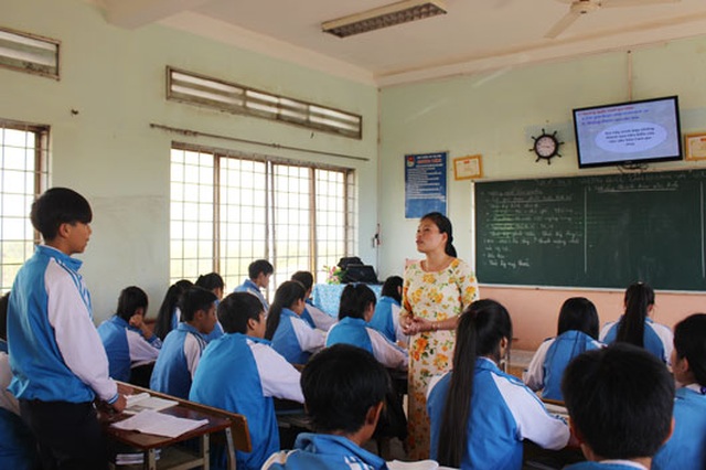 Học sinh dùng điện thoại: lo trộm cắp, sợ phân biệt giàu nghèo - 1