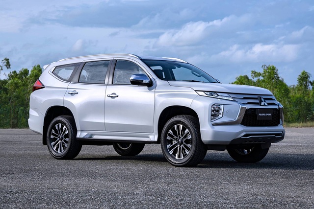 SUV tiền tỷ chạy đua công nghệ an toàn, khách Việt hoa mắt lựa chọn - 6 SUV tiền tỷ chạy đua công nghệ an toàn, khách Việt hoa mắt lựa chọn - 6