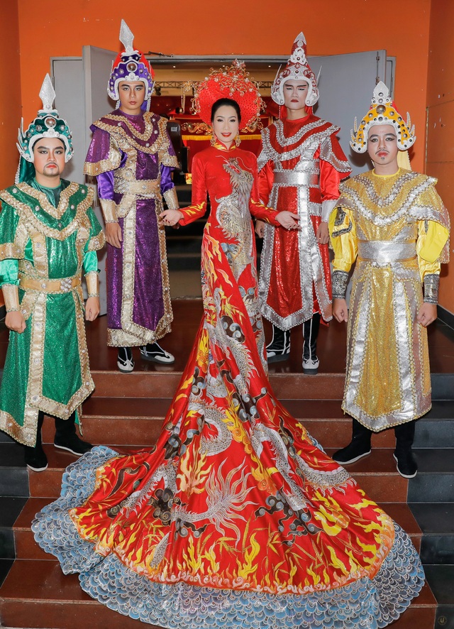 Á hậu Trịnh Kim Chi rưng rưng kể chuyện nghệ sĩ chật vật diễn không cát-xê - 1 Á hậu Trịnh Kim Chi rưng rưng kể chuyện nghệ sĩ chật vật diễn không cát-xê - 1