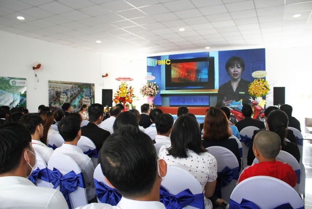 SeaHoldings tiếp tục “tung” ra thị trường những sản phẩm khu đô thị Lago Centro - 4 SeaHoldings tiếp tục “tung” ra thị trường những sản phẩm khu đô thị Lago Centro - 4