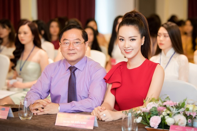 Á hậu Thụy Vân gây chú ý với dự đoán sớm về Tân Hoa hậu Việt Nam 2020 - 3 Á hậu Thụy Vân gây chú ý với dự đoán sớm về Tân Hoa hậu Việt Nam 2020 - 3