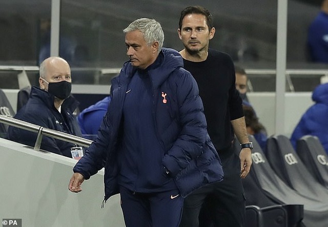 Coach Mourinho impatient when Tottenham player goes to bathroom too long - 1