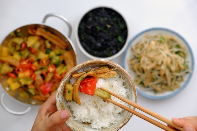 Hiện tượng nổi mụn, ợ nóng sau khi ăn cần được hiểu như thế nào cho đúng? - 4 Hiện tượng nổi mụn, ợ nóng sau khi ăn cần được hiểu như thế nào cho đúng? - 4