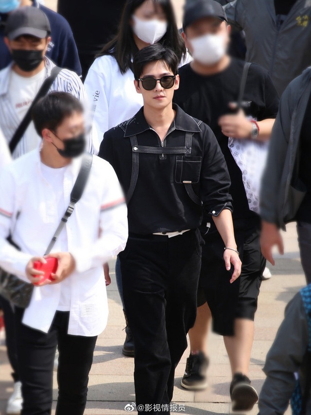 Địch Lệ Nhiệt Ba xinh đẹp “hút hồn” sánh đôi cùng Dương Dương - 9 Địch Lệ Nhiệt Ba xinh đẹp “hút hồn” sánh đôi cùng Dương Dương - 9