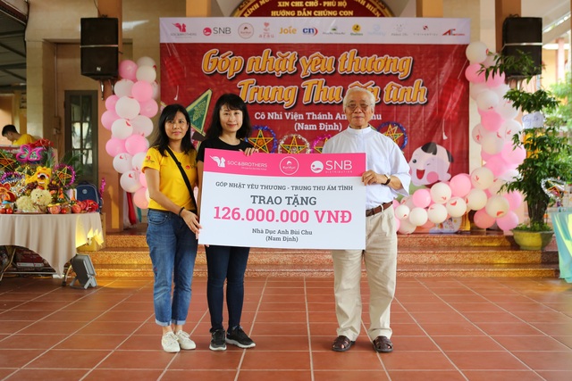 SocBrothers tổ chức đêm hội trăng rằm sớm cho các em nhỏ mồ côi - 2 SocBrothers tổ chức đêm hội trăng rằm sớm cho các em nhỏ mồ côi - 2