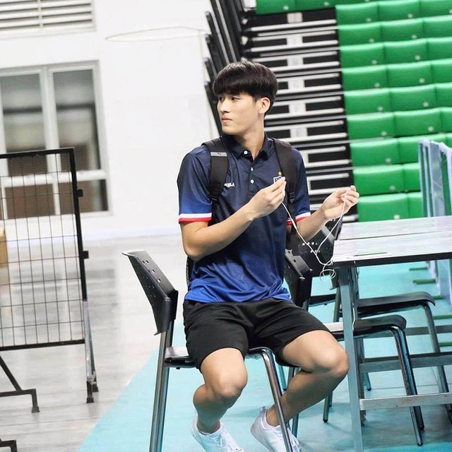 Nam chính trong MV mới của Mỹ Tâm là “hot boy bóng chuyền” cao 1m95 - 1 Nam chính trong MV mới của Mỹ Tâm là “hot boy bóng chuyền” cao 1m95 - 1