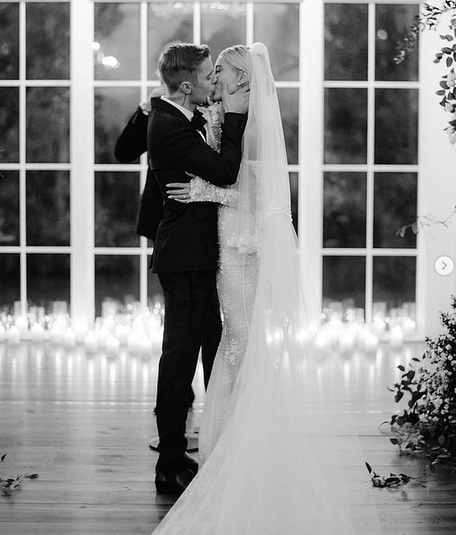Justin Bieber và vợ chia sẻ ảnh cưới đẹp như mơ - 1 Justin Bieber và vợ chia sẻ ảnh cưới đẹp như mơ - 1