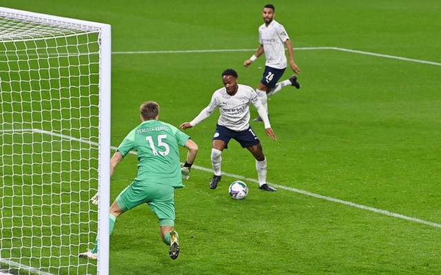 Sterling tỏa sáng, Man City dễ dàng vượt qua Burnley - 2 Sterling tỏa sáng, Man City dễ dàng vượt qua Burnley - 2