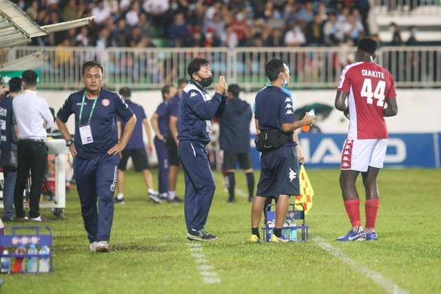 Thắng đậm CLB TPHCM, HA Gia Lai giành suất tranh ngôi vô địch V-League - 9