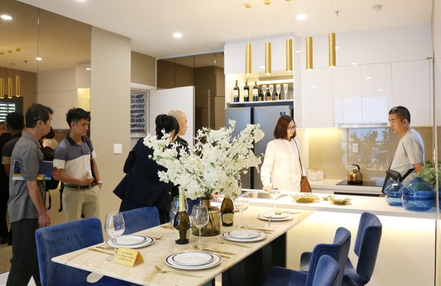 Khách hàng các tỉnh vệ tinh săn căn hộ “hàng hiếm” tại cửa ngõ Thủ Thiêm - 2 Khách hàng các tỉnh vệ tinh săn căn hộ “hàng hiếm” tại cửa ngõ Thủ Thiêm - 2