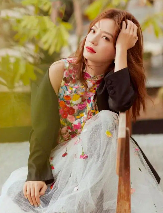 Triệu Vy đã bí mật ly hôn, nhường quyền nuôi con cho chồng? - 3 Triệu Vy đã bí mật ly hôn, nhường quyền nuôi con cho chồng? - 3