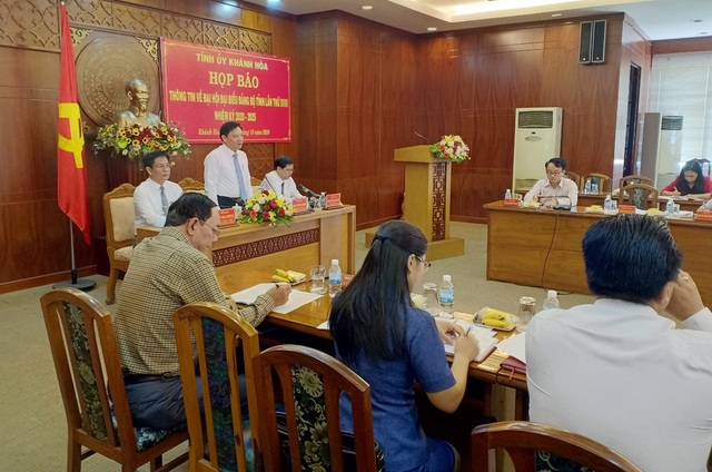 Bí thư Khánh Hòa nói về tiềm năng thu hút đầu tư “khủng” vào Vân Phong - 1 Bí thư Khánh Hòa nói về tiềm năng thu hút đầu tư “khủng” vào Vân Phong - 1