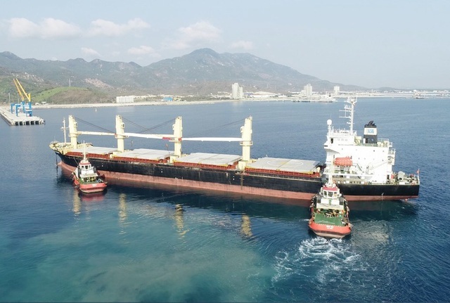 Bí thư Khánh Hòa nói về tiềm năng thu hút đầu tư “khủng” vào Vân Phong - 3 Bí thư Khánh Hòa nói về tiềm năng thu hút đầu tư “khủng” vào Vân Phong - 3