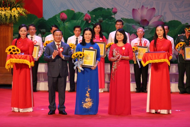 Đưa Hà Tĩnh trở thành một trong những cực phát triển của cụm Bắc Trung Bộ - 6 Đưa Hà Tĩnh trở thành một trong những cực phát triển của cụm Bắc Trung Bộ - 6