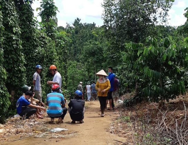 Ba bố con chết thảm trong chòi rẫy sau một đêm mất tích - 1