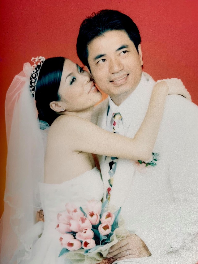 Ca sĩ Mỹ Lệ chia sẻ loạt ảnh cưới 16 năm trước - 1 Ca sĩ Mỹ Lệ chia sẻ loạt ảnh cưới 16 năm trước - 1