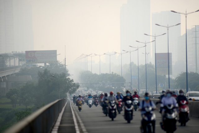 Sương mù ở TPHCM.jpg Sương mù ở TPHCM.jpg