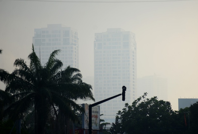 Sương mù ở TPHCM.jpg Sương mù ở TPHCM.jpg