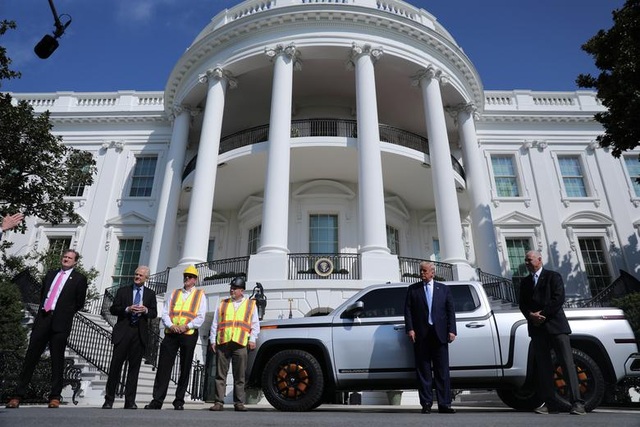 Ông Trump di chuyển “như con thoi” trước khi mắc Covid-19 - 9 Ông Trump di chuyển “như con thoi” trước khi mắc Covid-19 - 9
