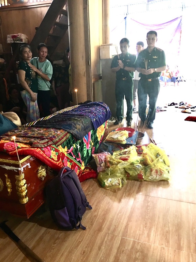 Vụ lật xe 2 giáo viên tử vong: Thầy hiệu trưởng thoát chết nhờ túi khí - 2 Vụ lật xe 2 giáo viên tử vong: Thầy hiệu trưởng thoát chết nhờ túi khí - 2